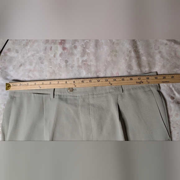 Burberry London pleated Men's Pants in Light Beige EU 50 X 33” - Picture 12 of 12